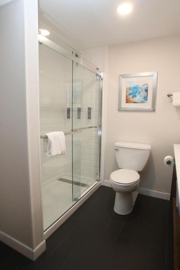 Four Points By Sheraton Wakefield Boston Hotel & Conference Center Esterno foto