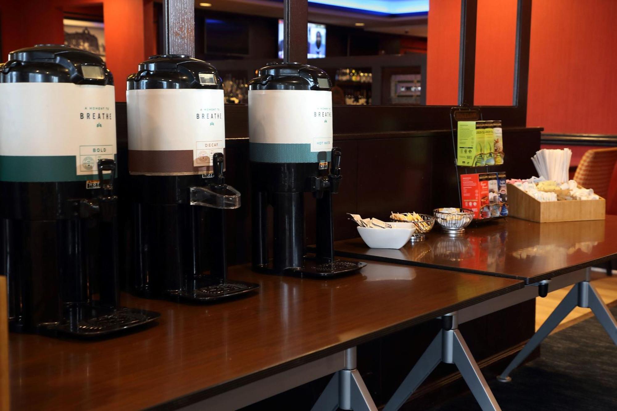 Four Points By Sheraton Wakefield Boston Hotel & Conference Center Esterno foto