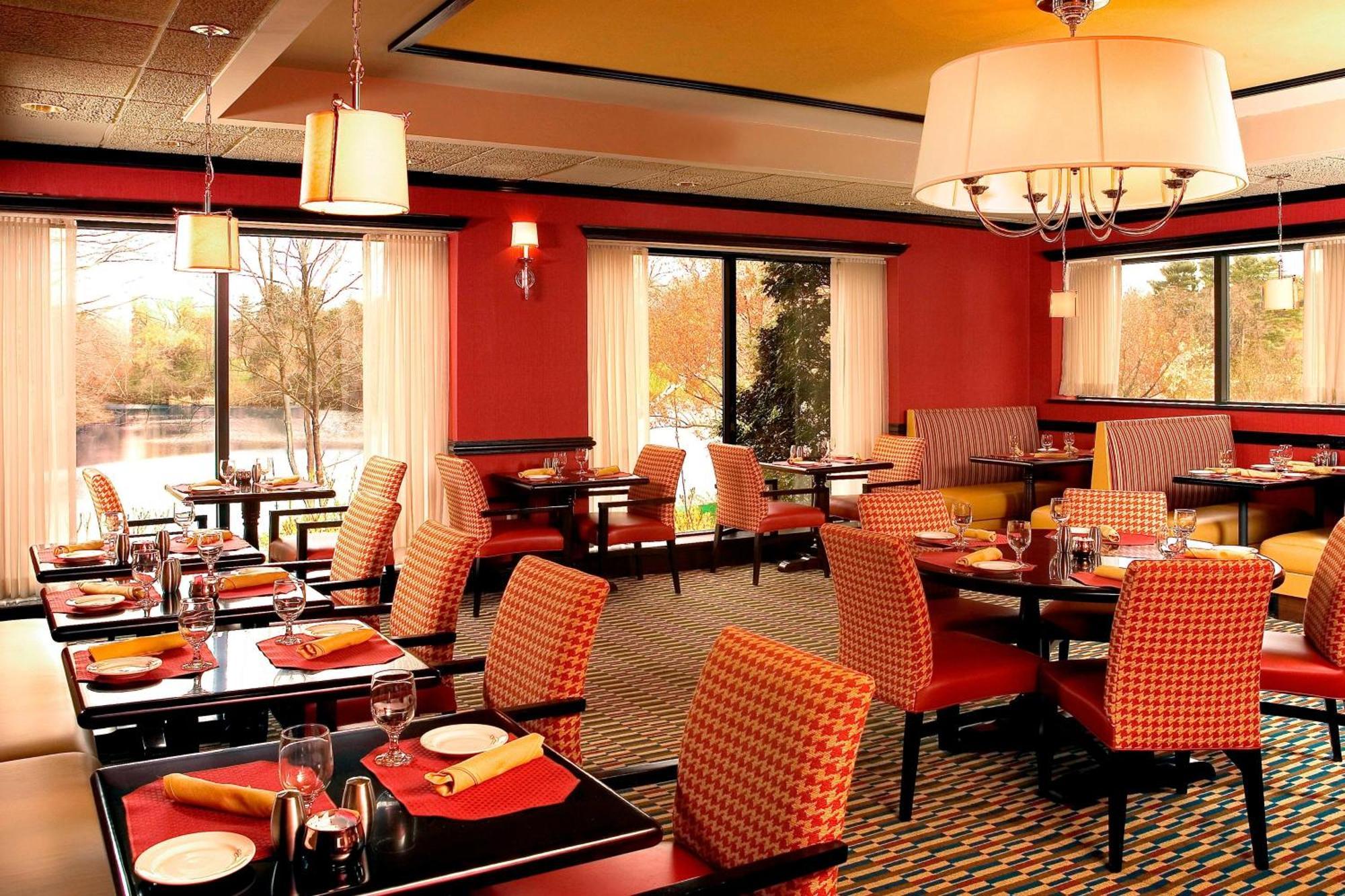 Four Points By Sheraton Wakefield Boston Hotel & Conference Center Esterno foto