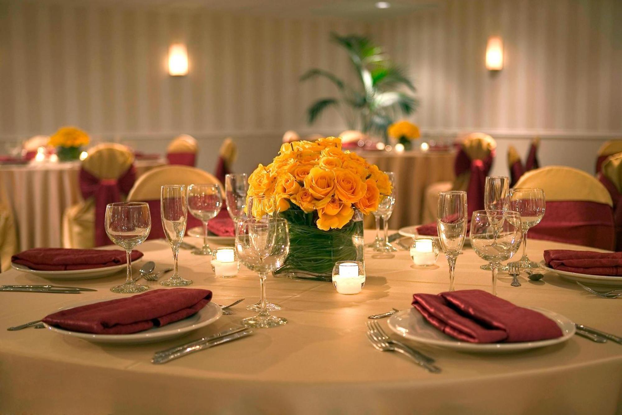 Four Points By Sheraton Wakefield Boston Hotel & Conference Center Esterno foto